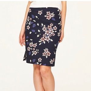 NWT Loft flower 🌺 pencil skirt
